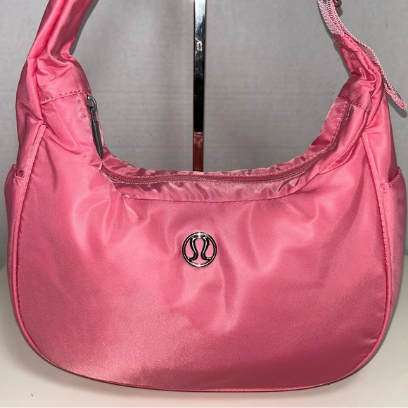 Lululemon City Essentials 4L Deco Pink Water Repellent Fabric Shoulder Bag - Picture 2 of 13